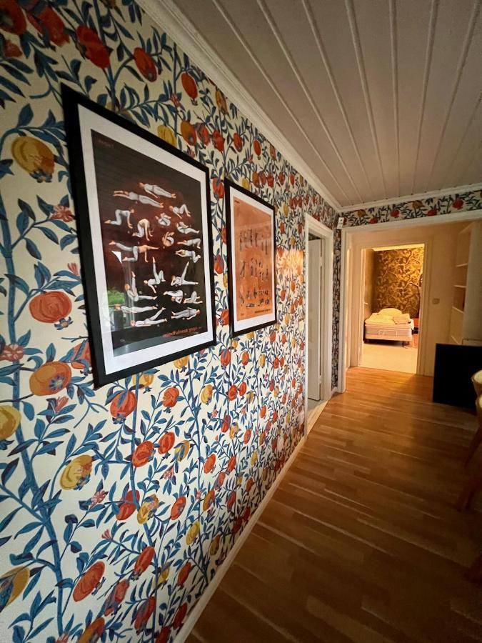 Idylliskt Hus Med Sjoeutsikt. Villa Osthammar Luaran gambar